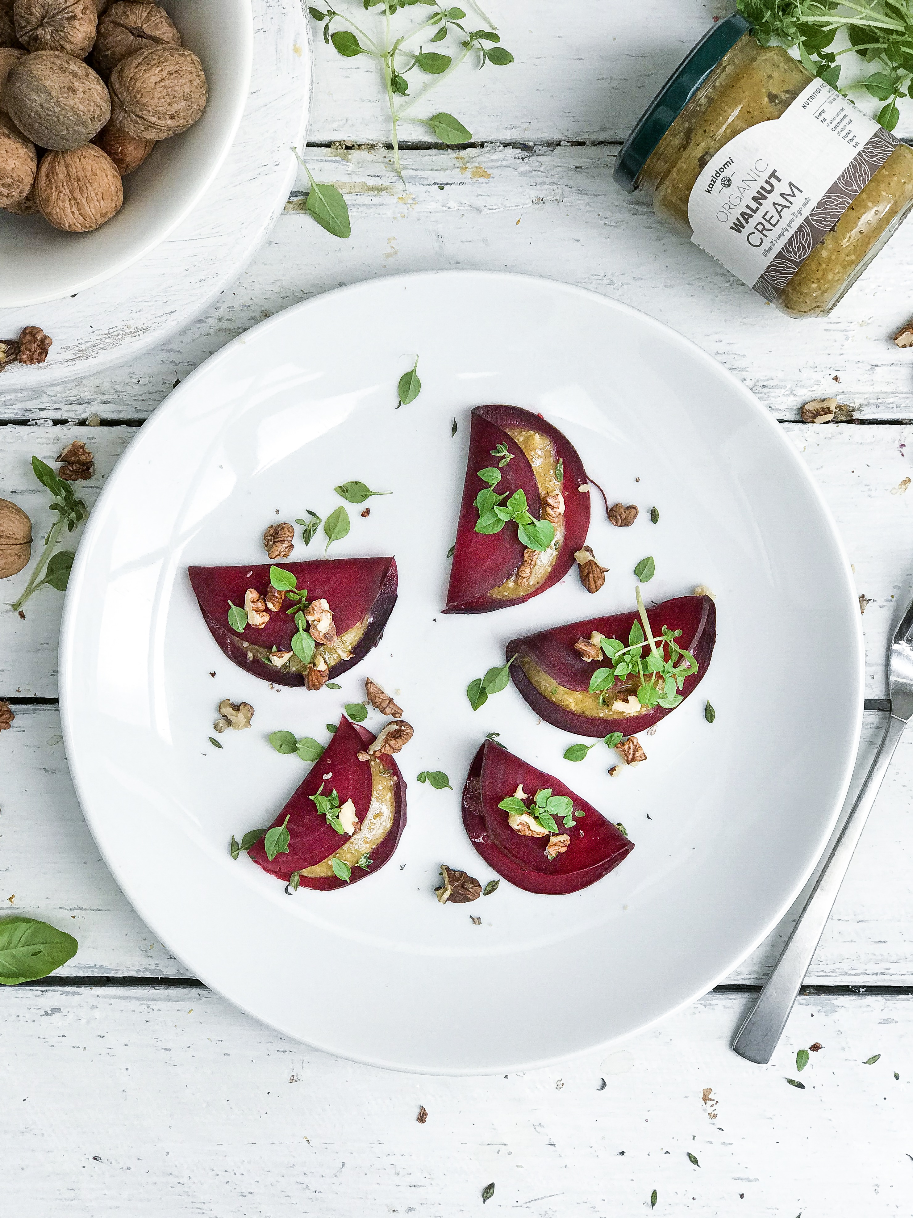 Ravioli met rode biet en walnoot crème